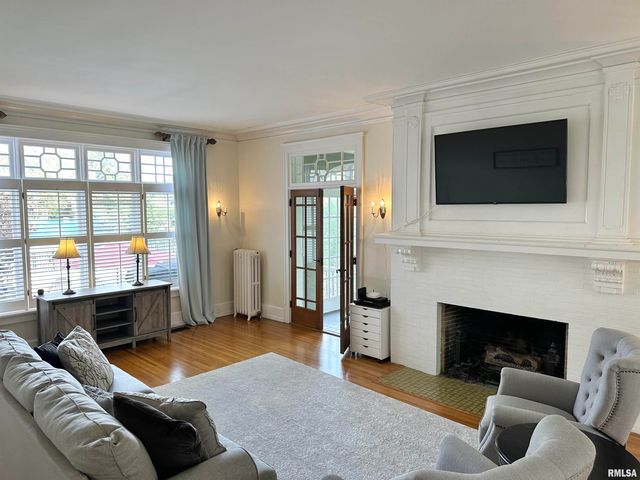 1136 W STATE Street, Jacksonville, IL 62650