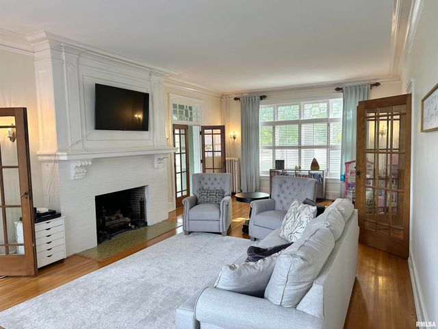 1136 W STATE Street, Jacksonville, IL 62650