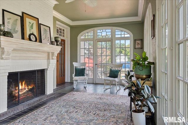 1136 W STATE Street, Jacksonville, IL 62650