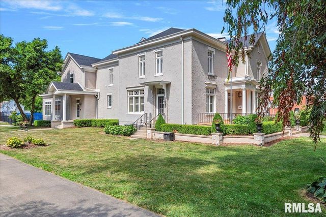 1136 W STATE Street, Jacksonville, IL 62650