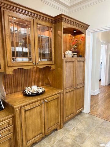 1136 W STATE Street, Jacksonville, IL 62650