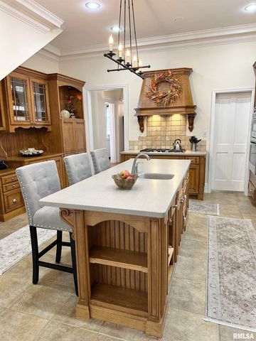 1136 W STATE Street, Jacksonville, IL 62650