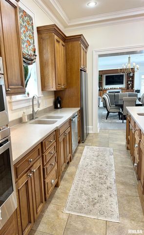 1136 W STATE Street, Jacksonville, IL 62650