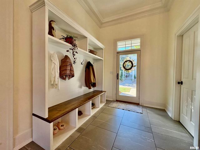 1136 W STATE Street, Jacksonville, IL 62650