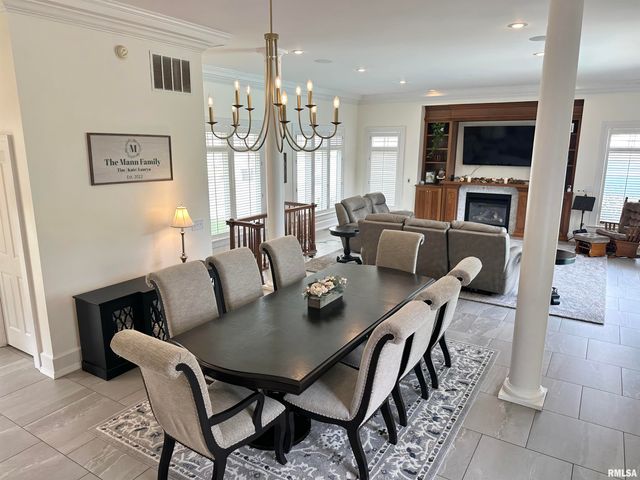 1136 W STATE Street, Jacksonville, IL 62650