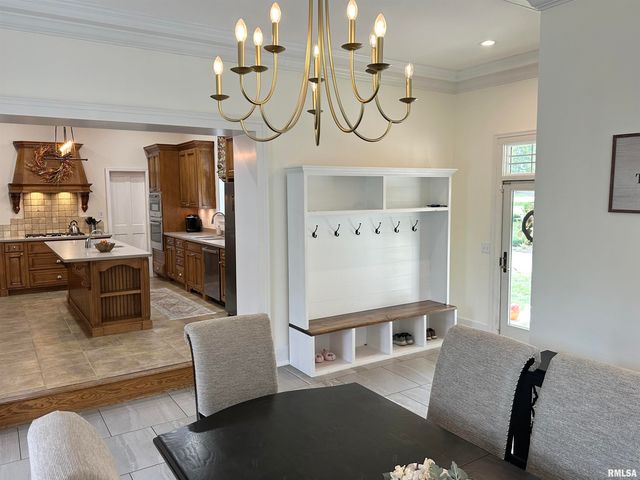 1136 W STATE Street, Jacksonville, IL 62650