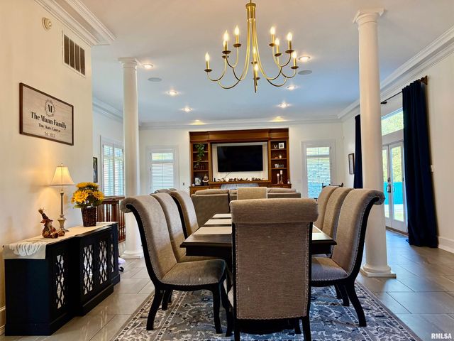 1136 W STATE Street, Jacksonville, IL 62650