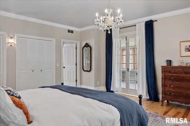 1136 W STATE Street, Jacksonville, IL 62650