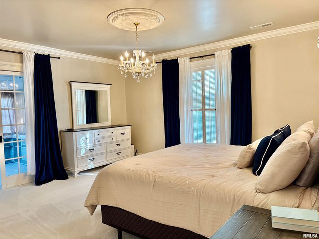 1136 W STATE Street, Jacksonville, IL 62650