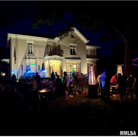 1136 W STATE Street, Jacksonville, IL 62650