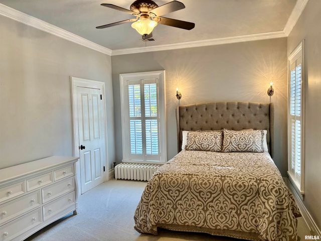 1136 W STATE Street, Jacksonville, IL 62650