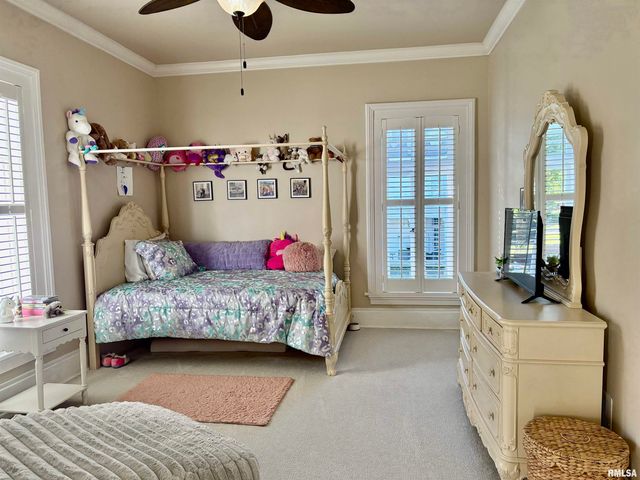 1136 W STATE Street, Jacksonville, IL 62650