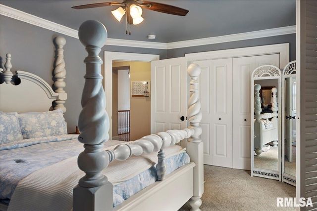 1136 W STATE Street, Jacksonville, IL 62650