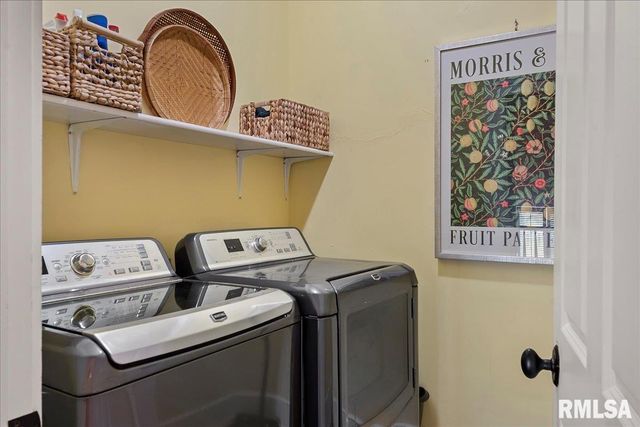 1136 W STATE Street, Jacksonville, IL 62650