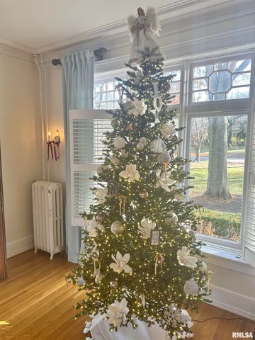 1136 W STATE Street, Jacksonville, IL 62650