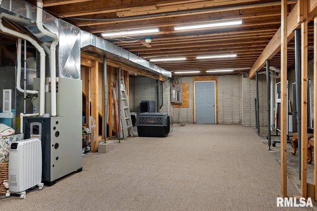 1136 W STATE Street, Jacksonville, IL 62650