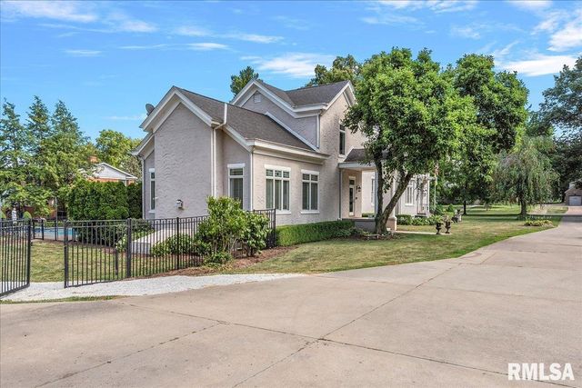 1136 W STATE Street, Jacksonville, IL 62650