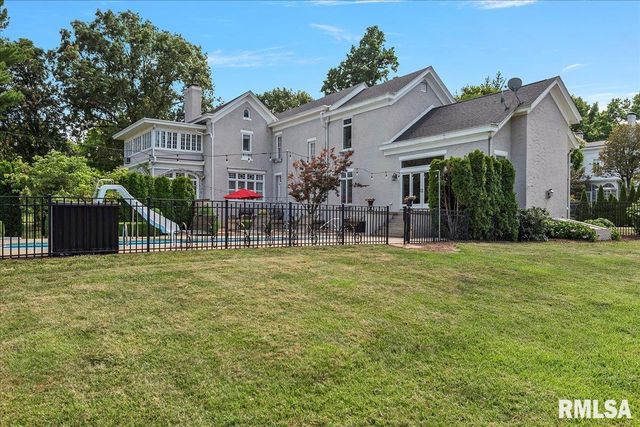 1136 W STATE Street, Jacksonville, IL 62650