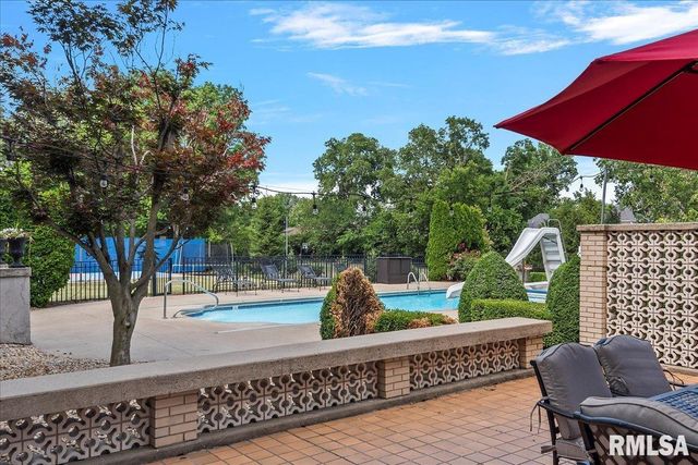 1136 W STATE Street, Jacksonville, IL 62650