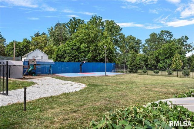 1136 W STATE Street, Jacksonville, IL 62650