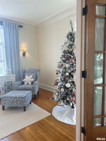 1136 W STATE Street, Jacksonville, IL 62650