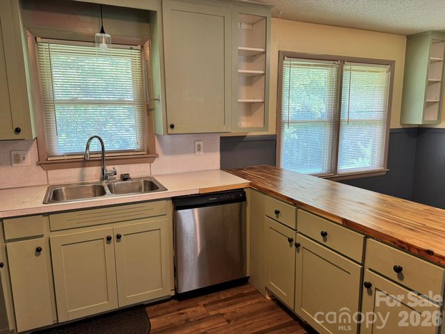 85 Meadowcreek Loop, Stony Point, NC 28678