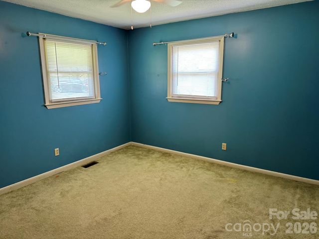 85 Meadowcreek Loop, Stony Point, NC 28678