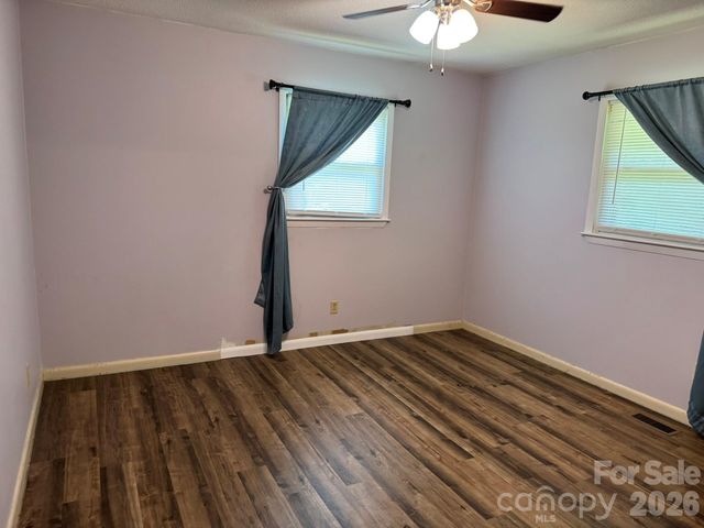 85 Meadowcreek Loop, Stony Point, NC 28678