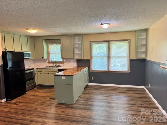 85 Meadowcreek Loop, Stony Point, NC 28678