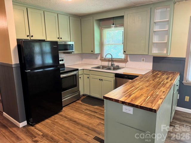 85 Meadowcreek Loop, Stony Point, NC 28678