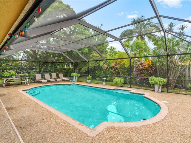 16621 Royal Poinciana Ct, Weston, FL 33326