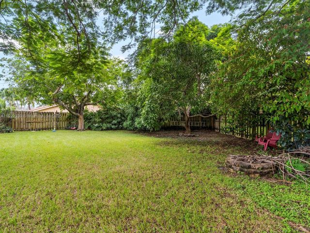 16621 Royal Poinciana Ct, Weston, FL 33326