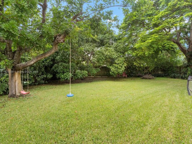 16621 Royal Poinciana Ct, Weston, FL 33326