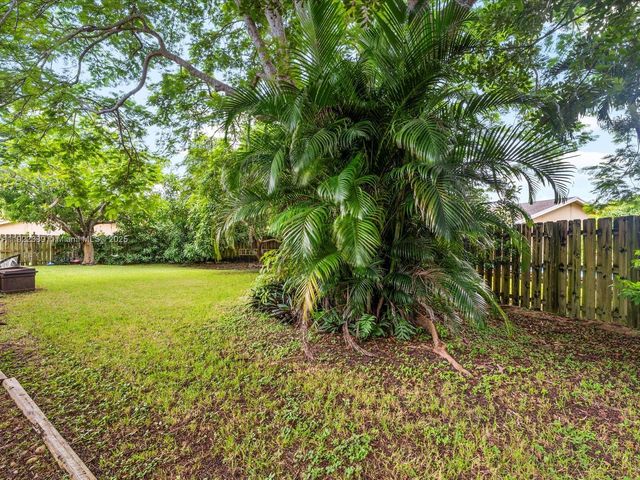 16621 Royal Poinciana Ct, Weston, FL 33326