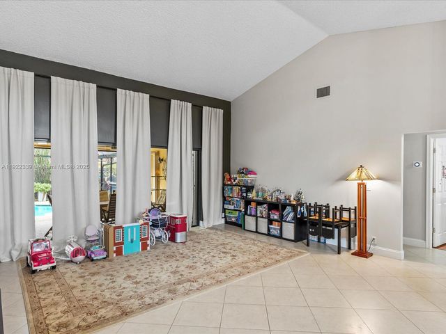 16621 Royal Poinciana Ct, Weston, FL 33326