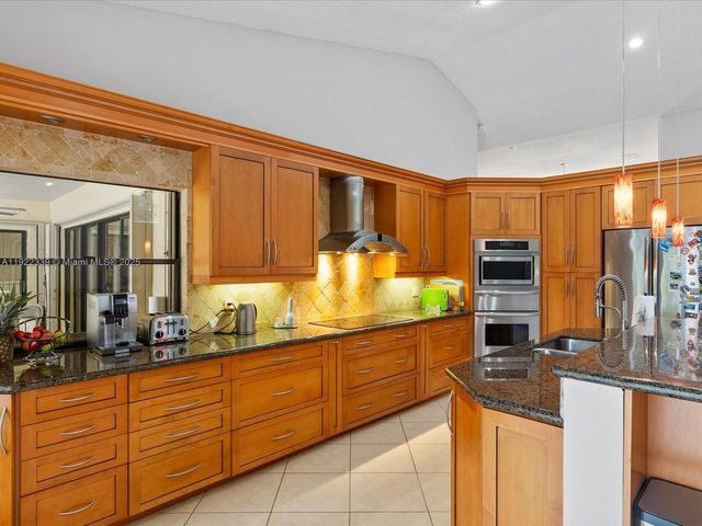 16621 Royal Poinciana Ct, Weston, FL 33326