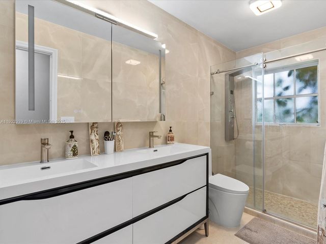 16621 Royal Poinciana Ct, Weston, FL 33326