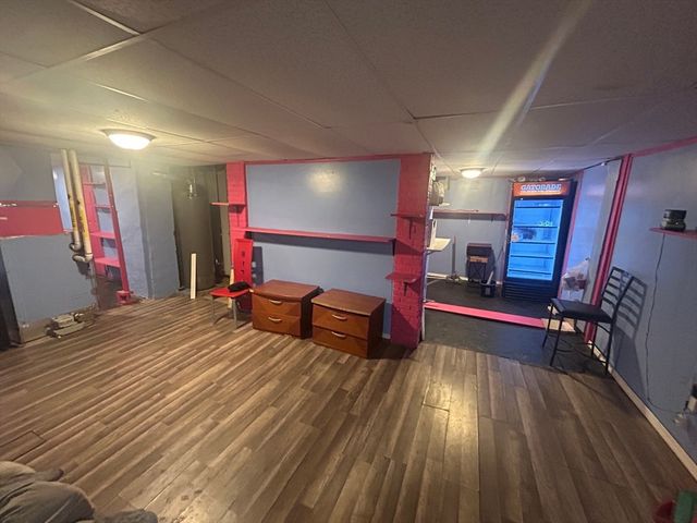 62 Washburn St, Springfield, MA 01107