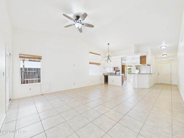 4763 W Latchstring Court, Tucson, AZ 85741