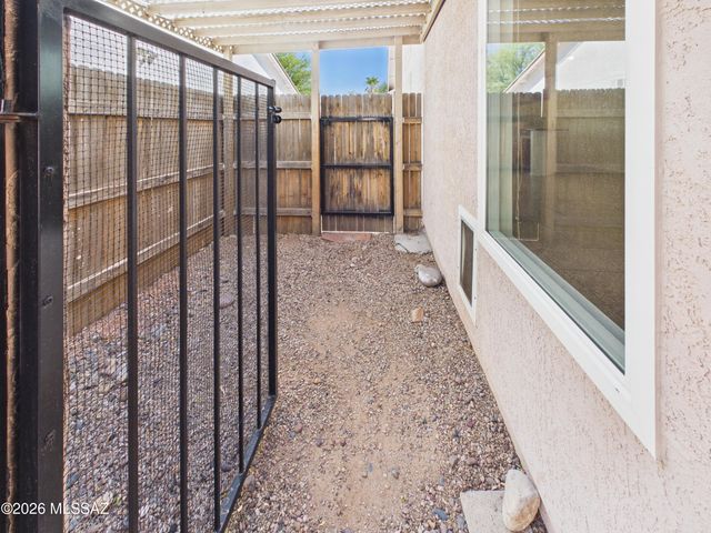 4763 W Latchstring Court, Tucson, AZ 85741