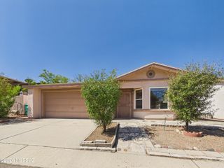 4763 W Latchstring Court, Tucson, AZ 85741