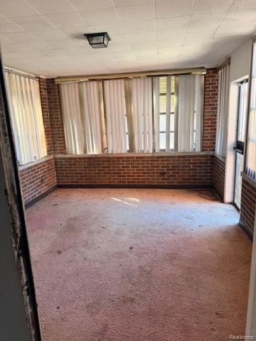 18303 Santa Barbara Drive, Detroit, MI 48221