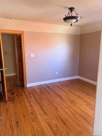 18303 Santa Barbara Drive, Detroit, MI 48221