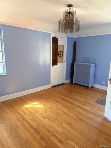 18303 Santa Barbara Drive, Detroit, MI 48221