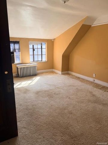 18303 Santa Barbara Drive, Detroit, MI 48221