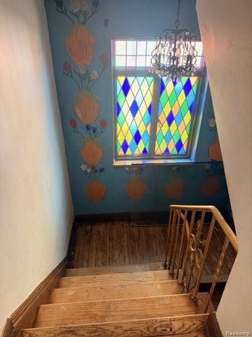 18303 Santa Barbara Drive, Detroit, MI 48221