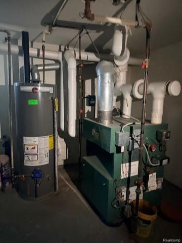 18303 Santa Barbara Drive, Detroit, MI 48221