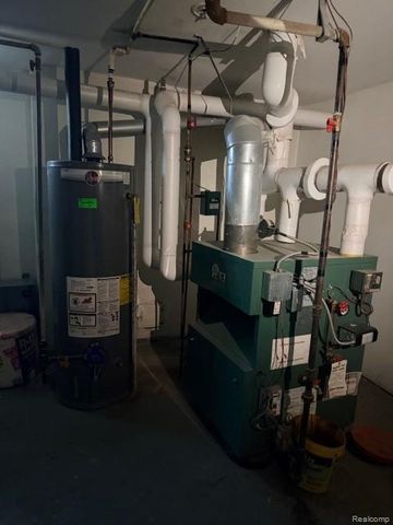 18303 Santa Barbara Drive, Detroit, MI 48221