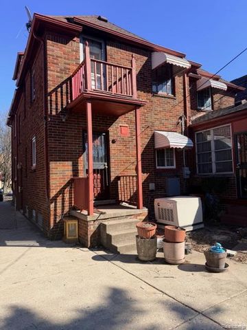 18303 Santa Barbara Drive, Detroit, MI 48221