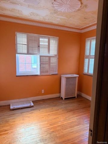 18303 Santa Barbara Drive, Detroit, MI 48221